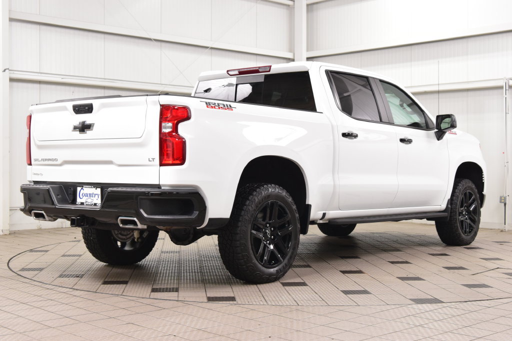 Used 2024 Chevrolet Silverado 1500 LT Trail Boss w/ Convenience Package II AWD/4WD image 8