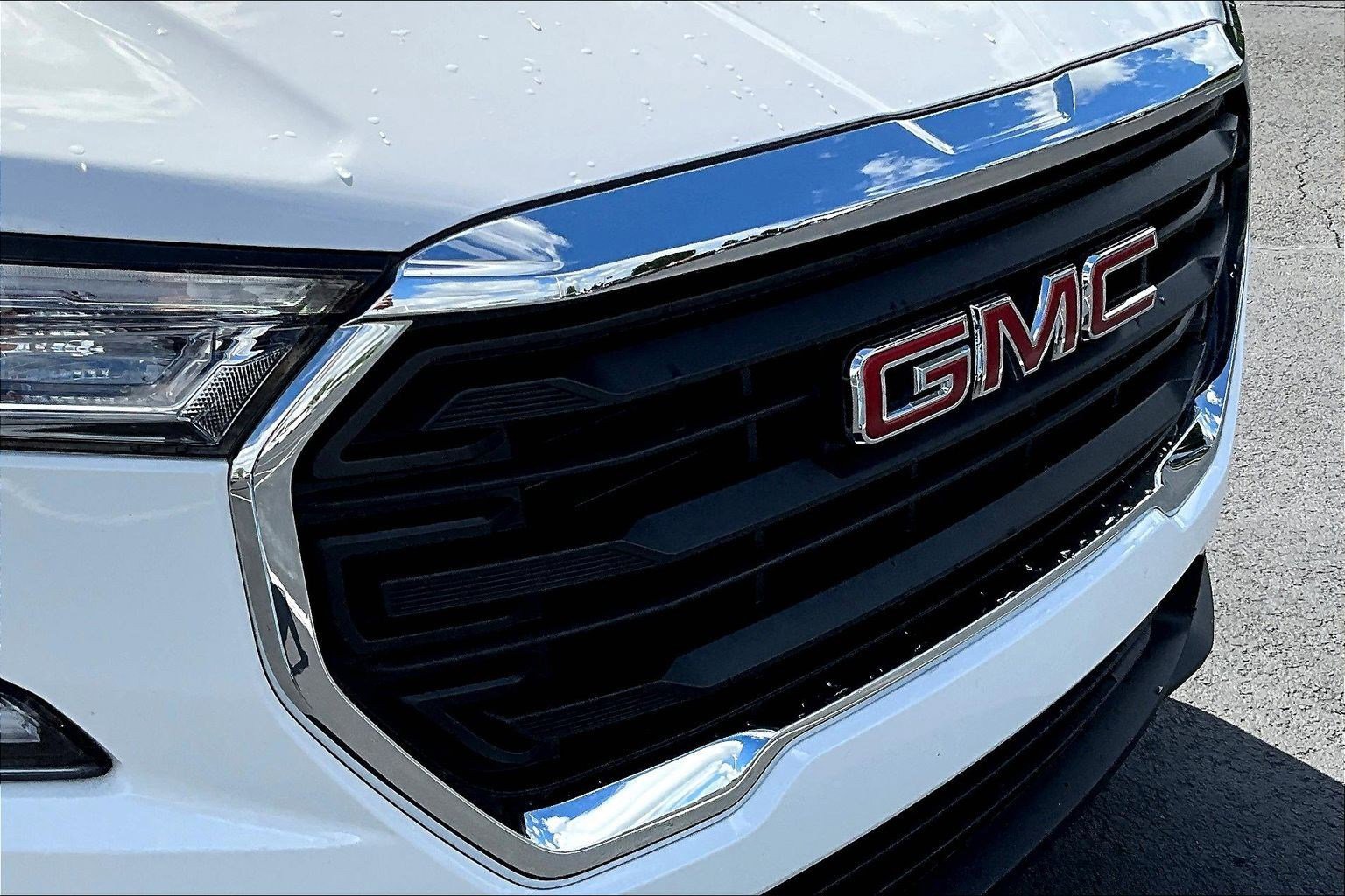 Used 2024 GMC Terrain SLE w/ Driver Convenience Package AWD/4WD image 33