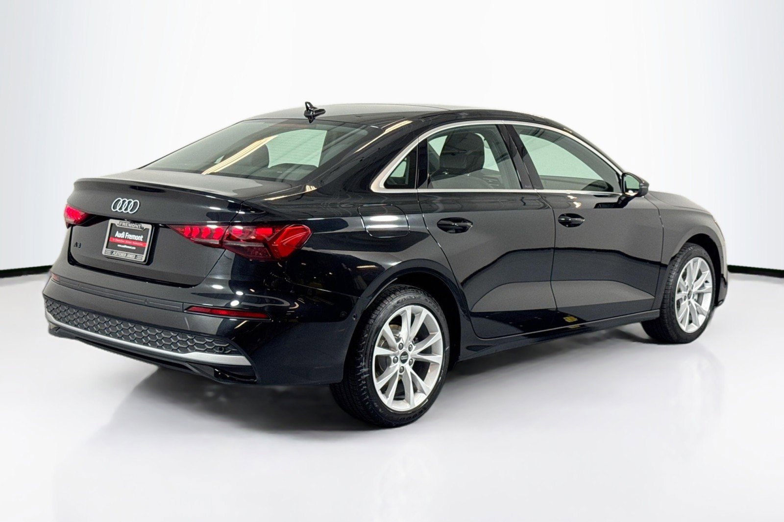 Used 2025 Audi A3 2.0T Premium Plus w/ Premium Plus Package image 5