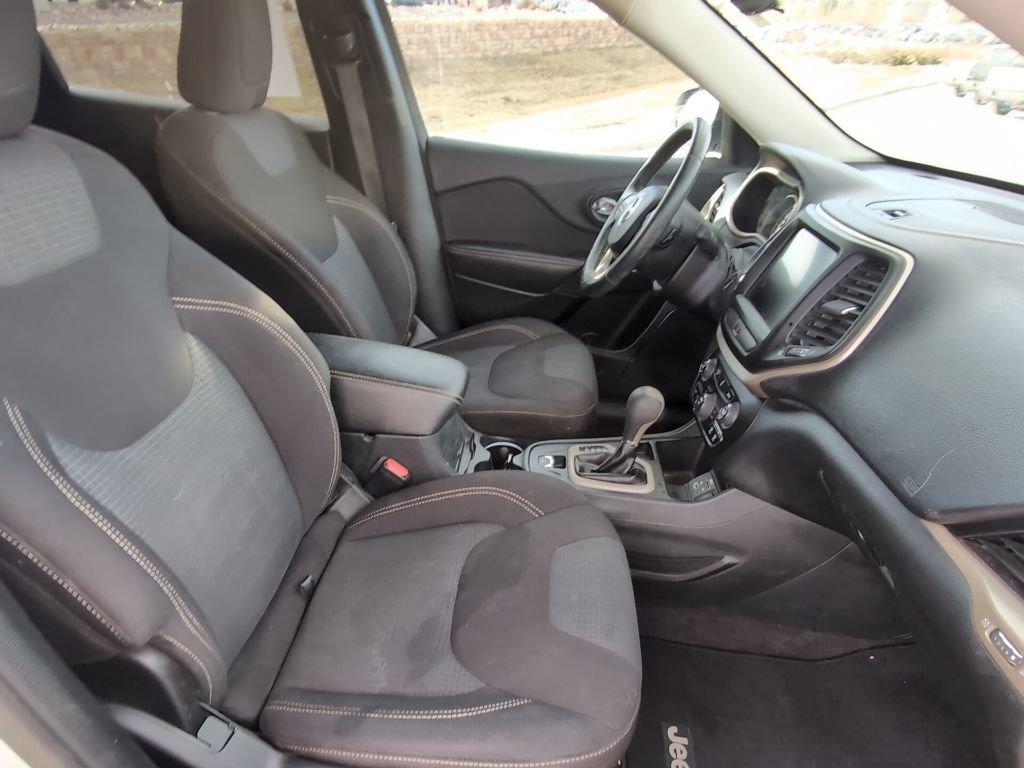 Used 2016 Jeep Cherokee Latitude image 29