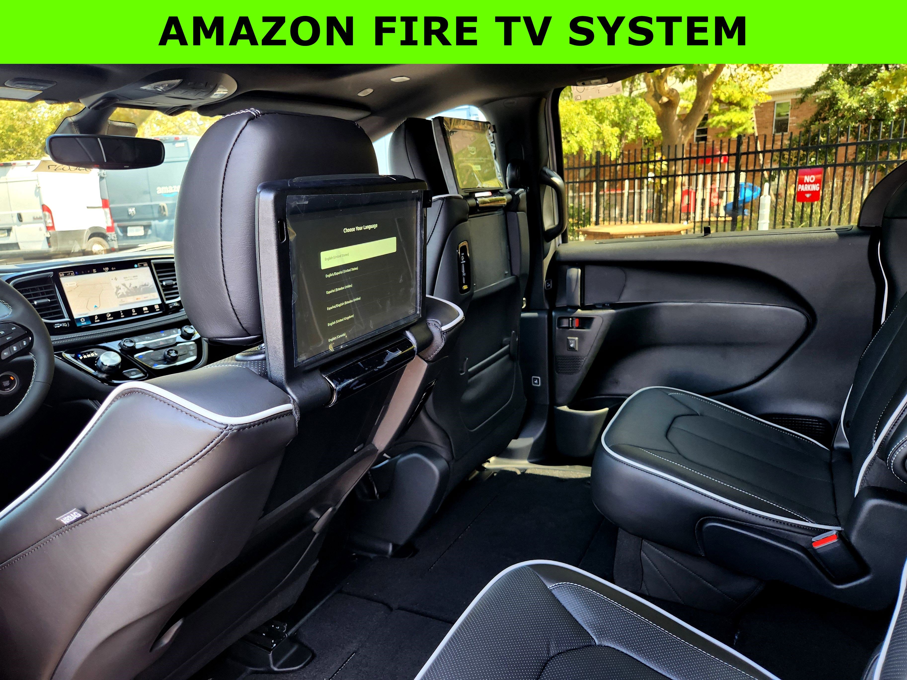 New 2026 Chrysler Pacifica Limited w/ Uconnect Theater Family Group image 19