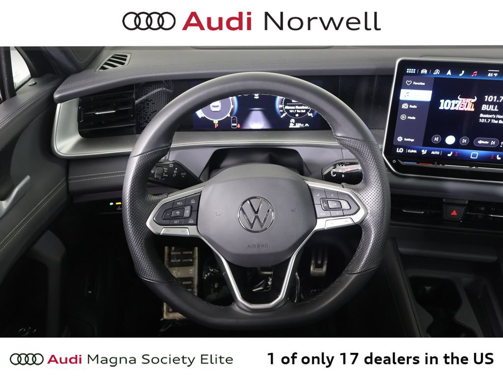 Used 2025 Volkswagen Tiguan SE R-Line AWD/4WD image 28