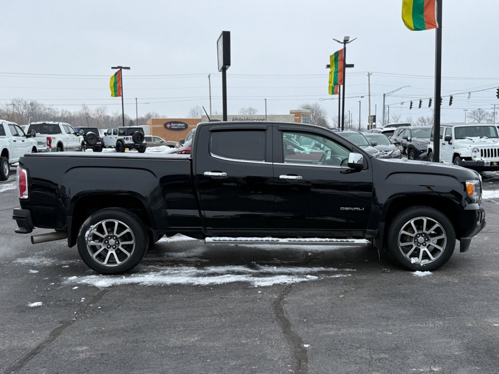 Used 2020 GMC Canyon Denali image 9