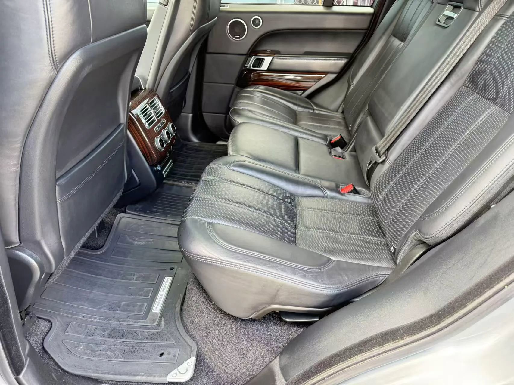 Used 2016 Land Rover Range Rover HSE image 21