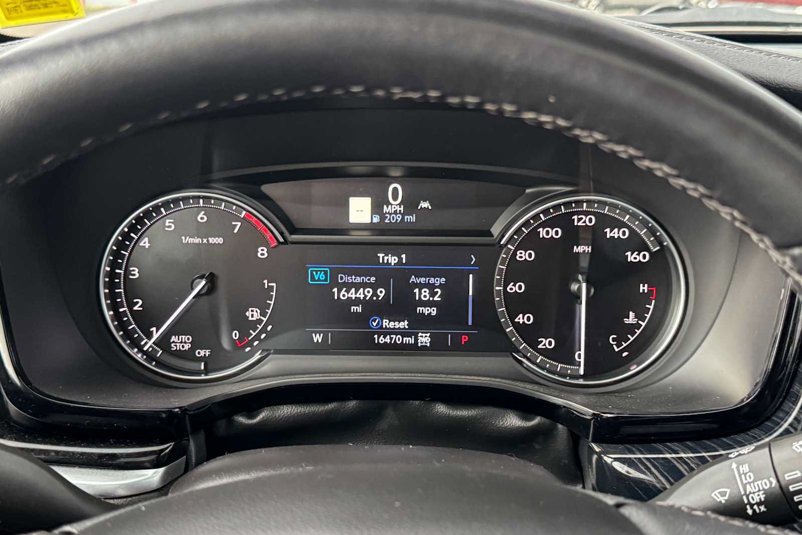 Used 2025 Cadillac XT6 Premium Luxury AWD/4WD image 17
