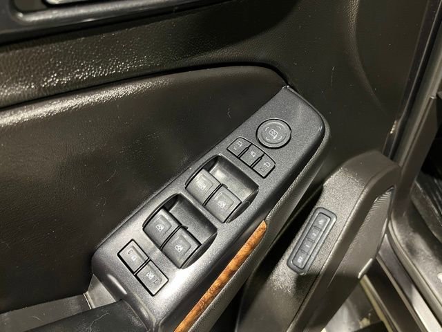 Used 2018 Chevrolet Suburban Premier image 39