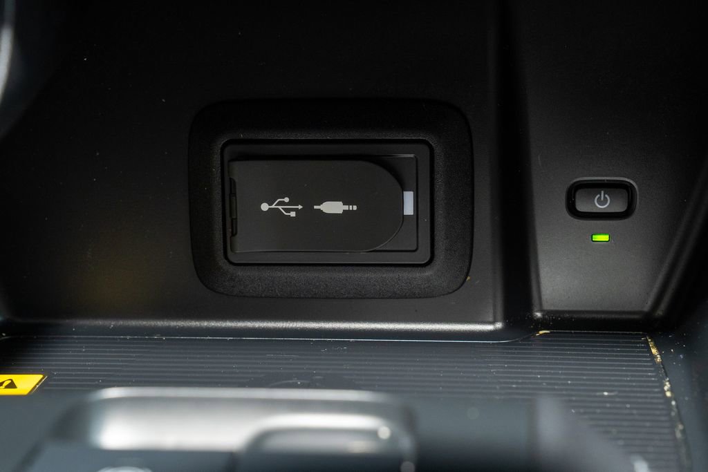 Used 2021 Toyota Venza Limited w/ Advanced Technology Package image 15