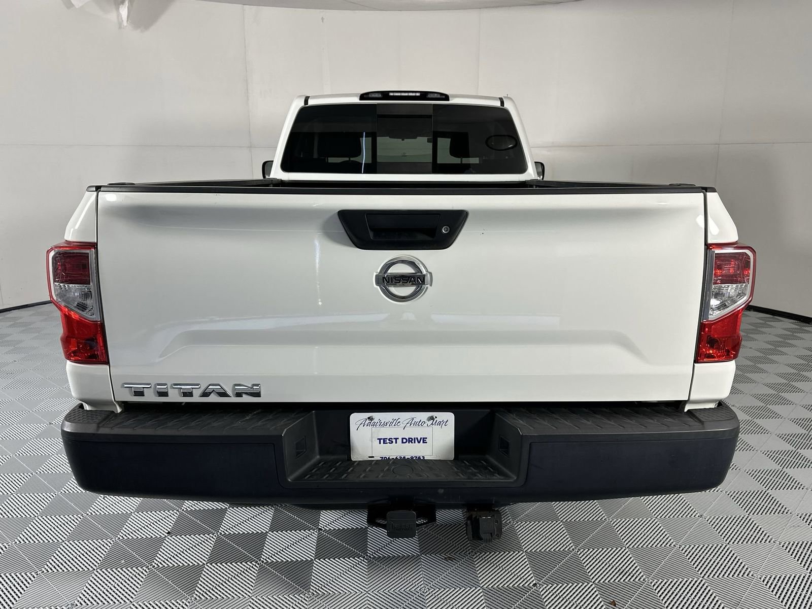 Used 2017 Nissan Titan S image 7
