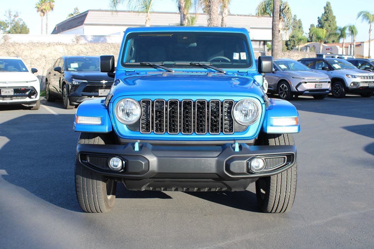 Used 2024 Jeep Wrangler Unlimited AWD/4WD image 2