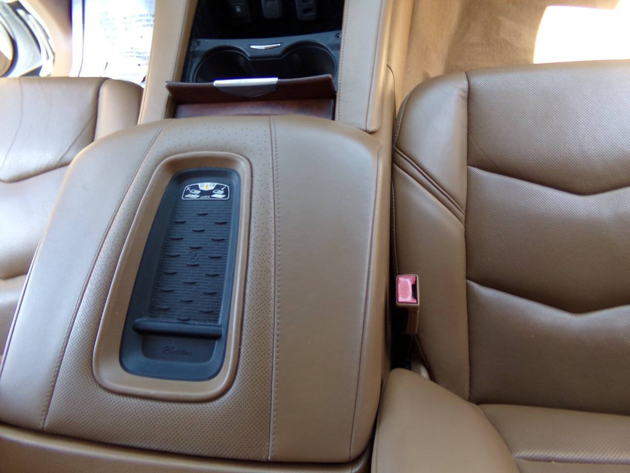 Used 2016 Cadillac Escalade ESV Platinum AWD/4WD image 35