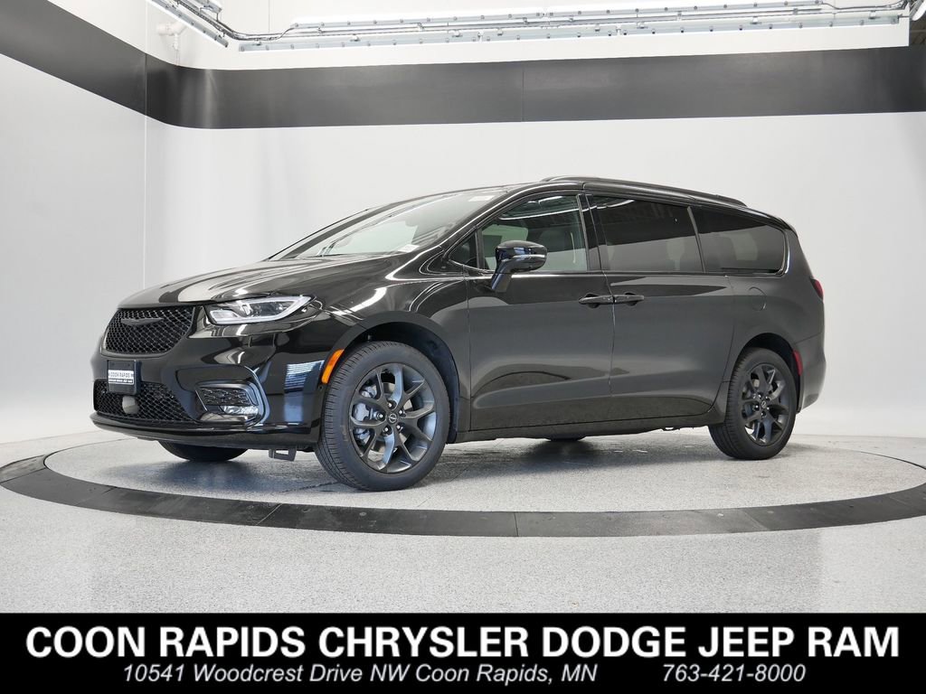New 2026 Chrysler Pacifica Limited