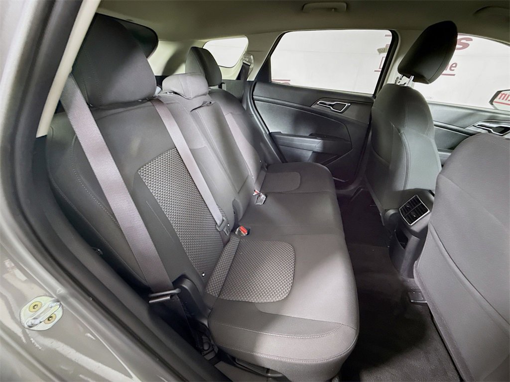Used 2023 Kia Sportage LX image 28