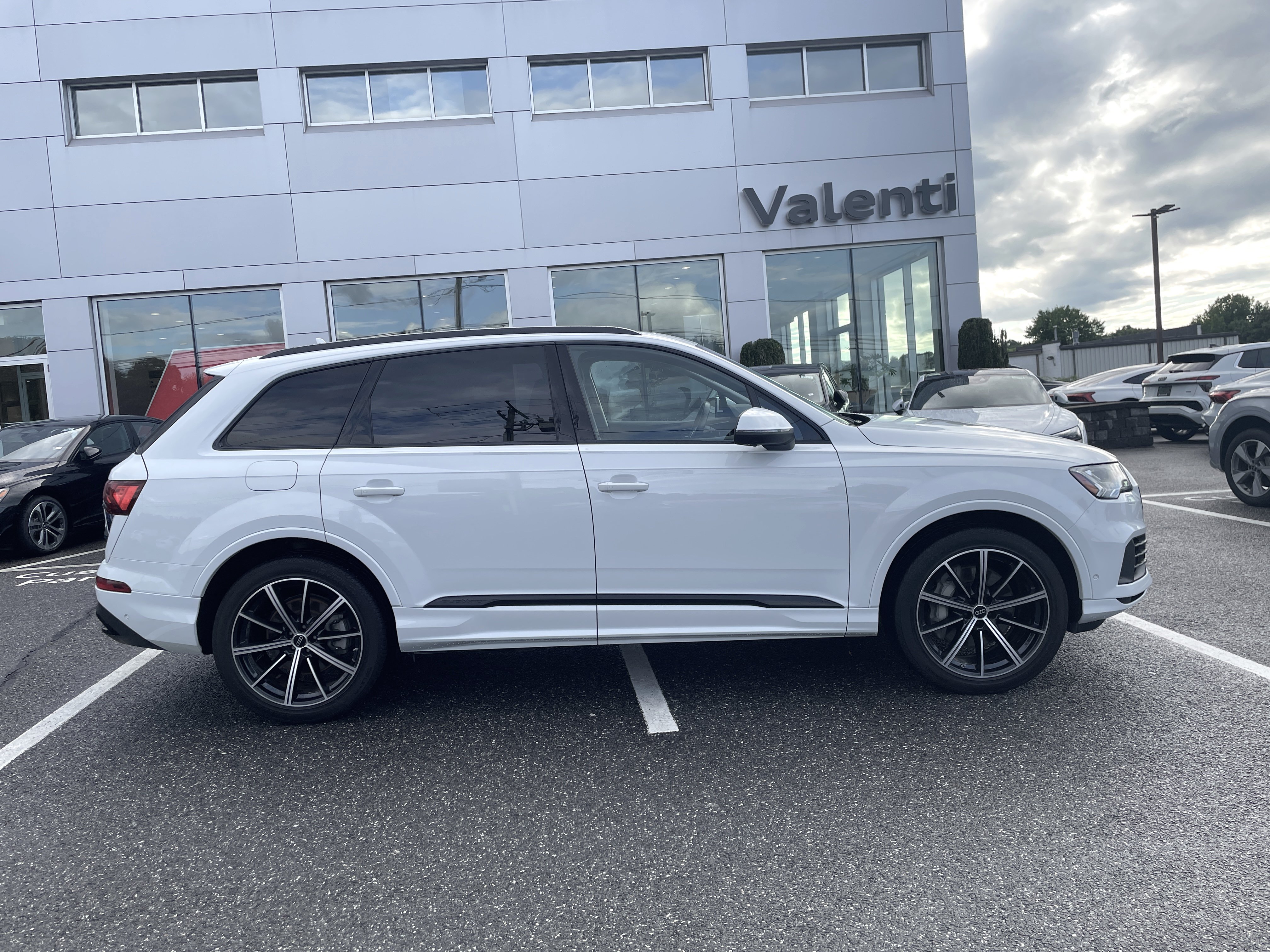 Certified 2024 Audi Q7 3.0T Premium Plus AWD/4WD image 3