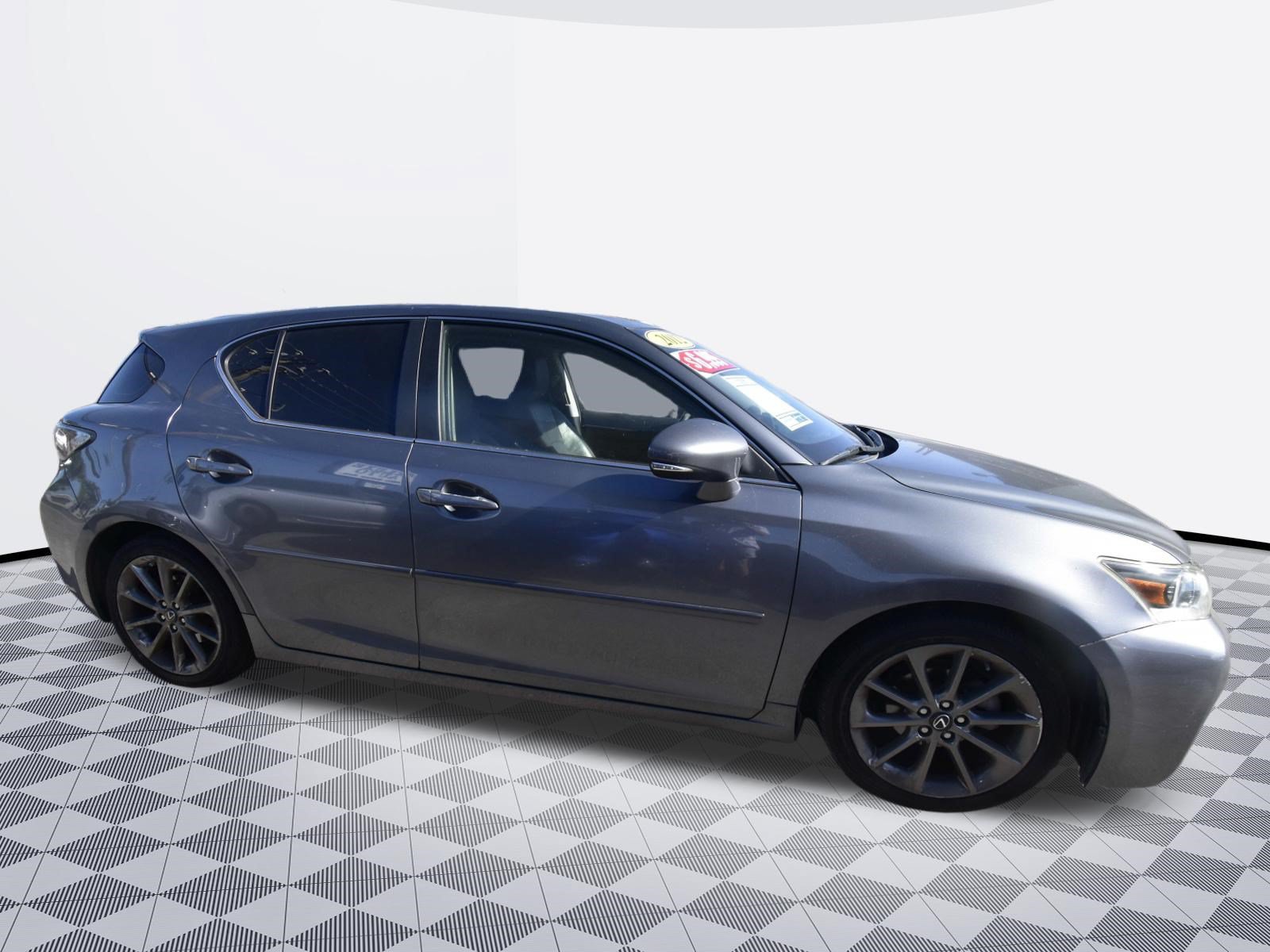 Used 2012 Lexus CT 200h Premium w/ Leather Pkg FWD image 6