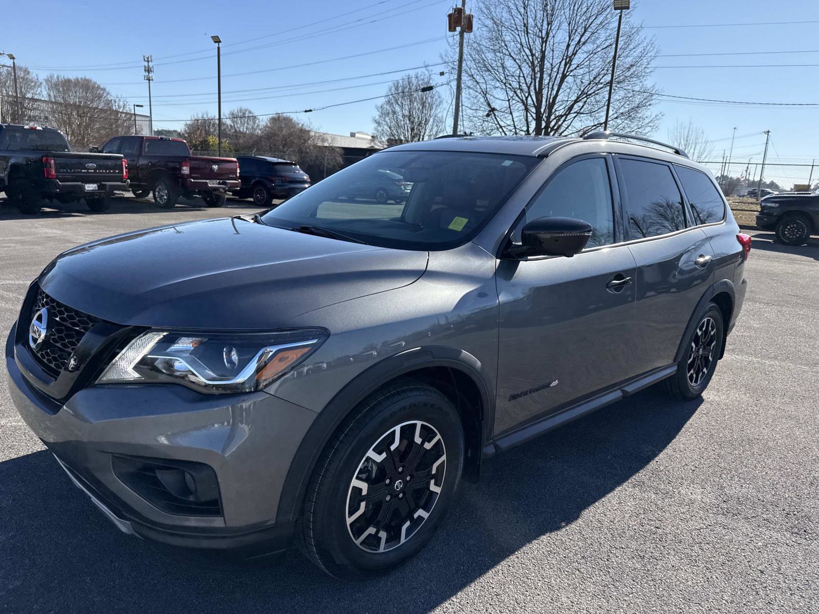Used 2020 Nissan Pathfinder SL image 9