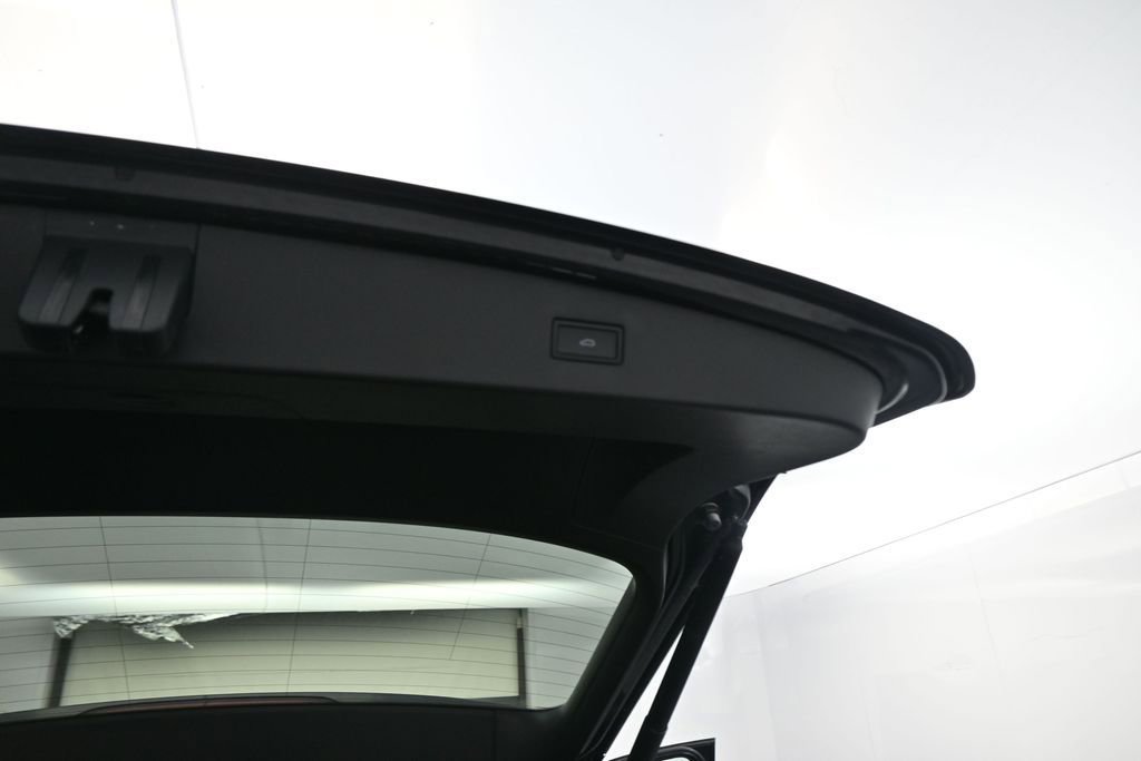 Used 2023 Volkswagen Tiguan SE FWD image 46