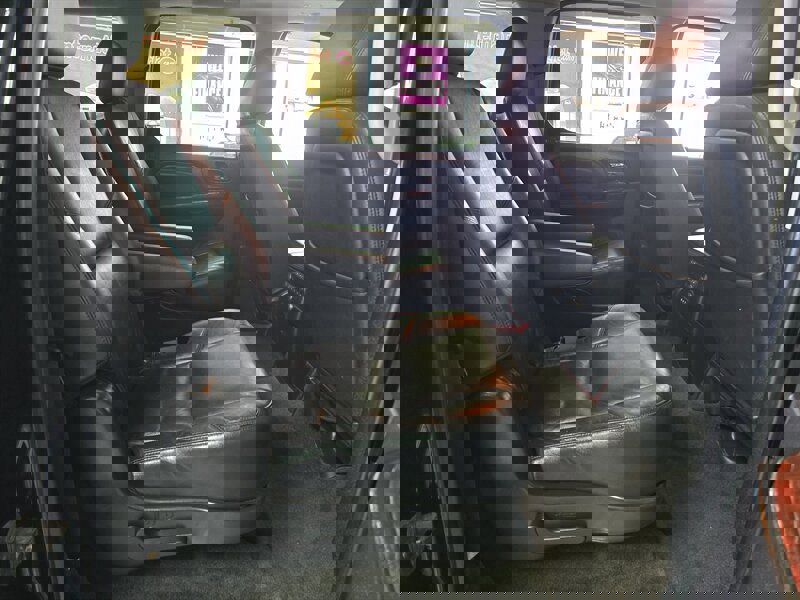 Used 2011 Cadillac Escalade ESV Luxury image 22