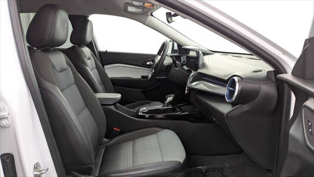 Used 2025 Chevrolet Trax LT w/ LT Convenience Package FWD image 21