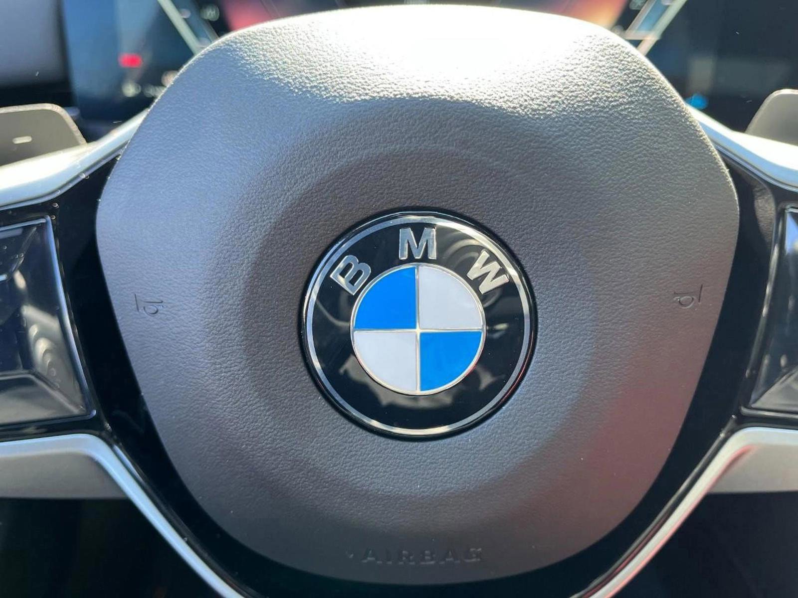 Certified 2025 BMW 530i xDrive w/ Premium Package image 17