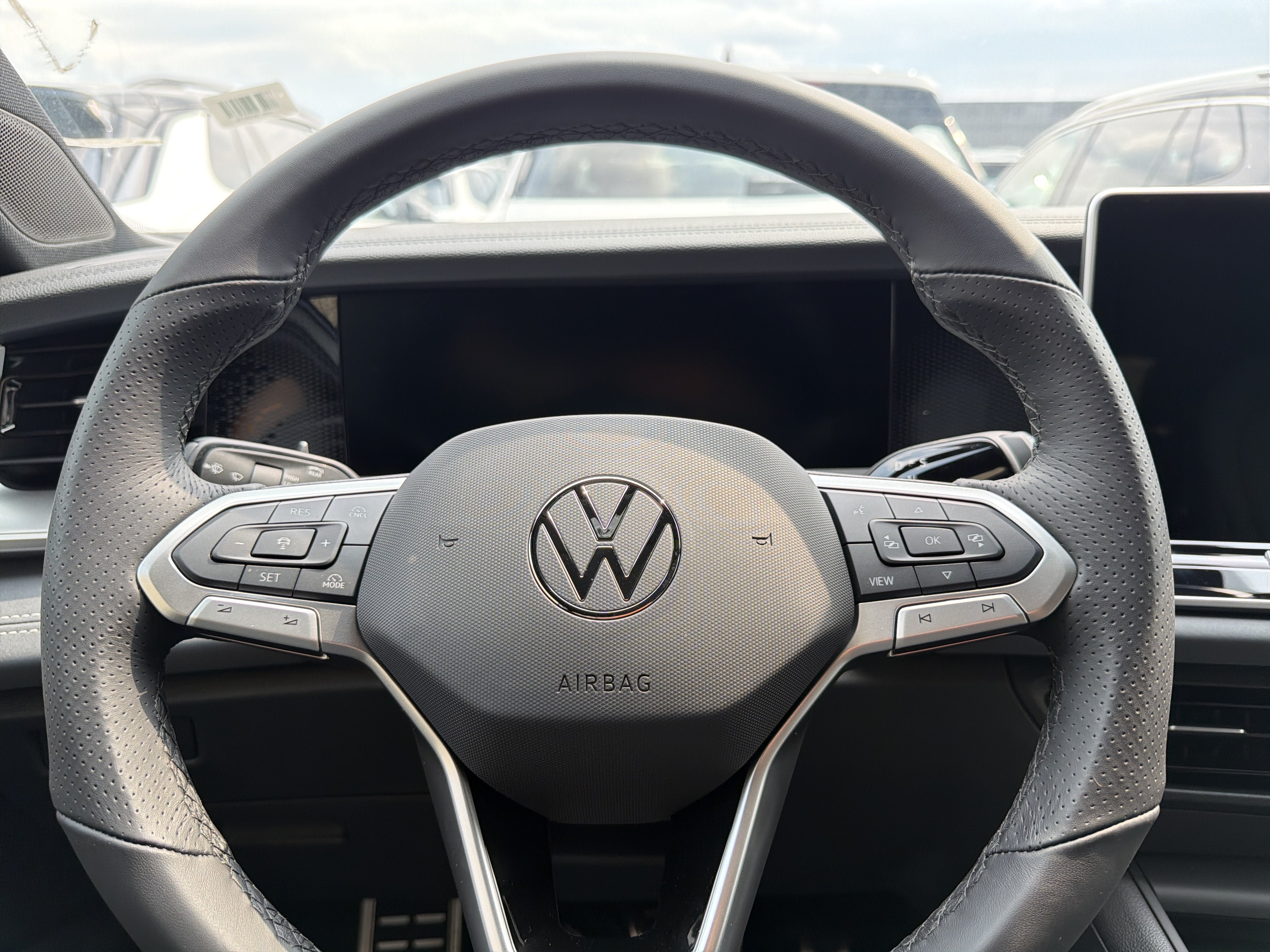 New 2026 Volkswagen Tiguan SE R-Line AWD/4WD image 11