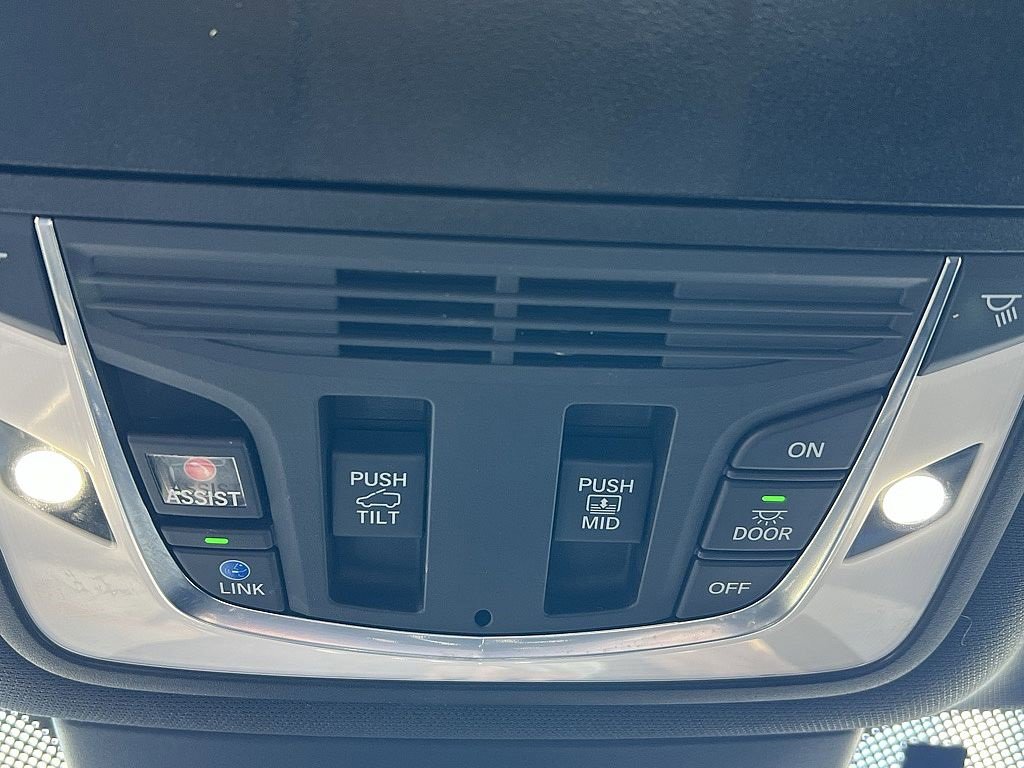 Used 2022 Acura MDX A-Spec image 19