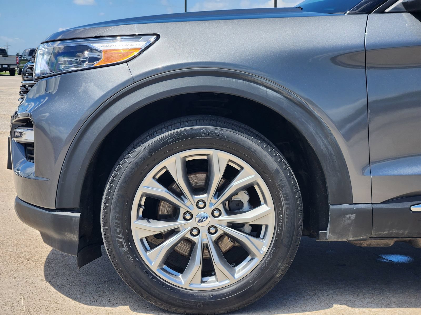 Used 2022 Ford Explorer XLT w/ Equipment Group 202A AWD/4WD image 9