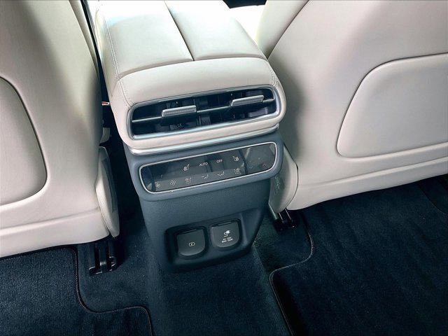 Used 2025 Genesis GV80 3.5T Prestige image 25