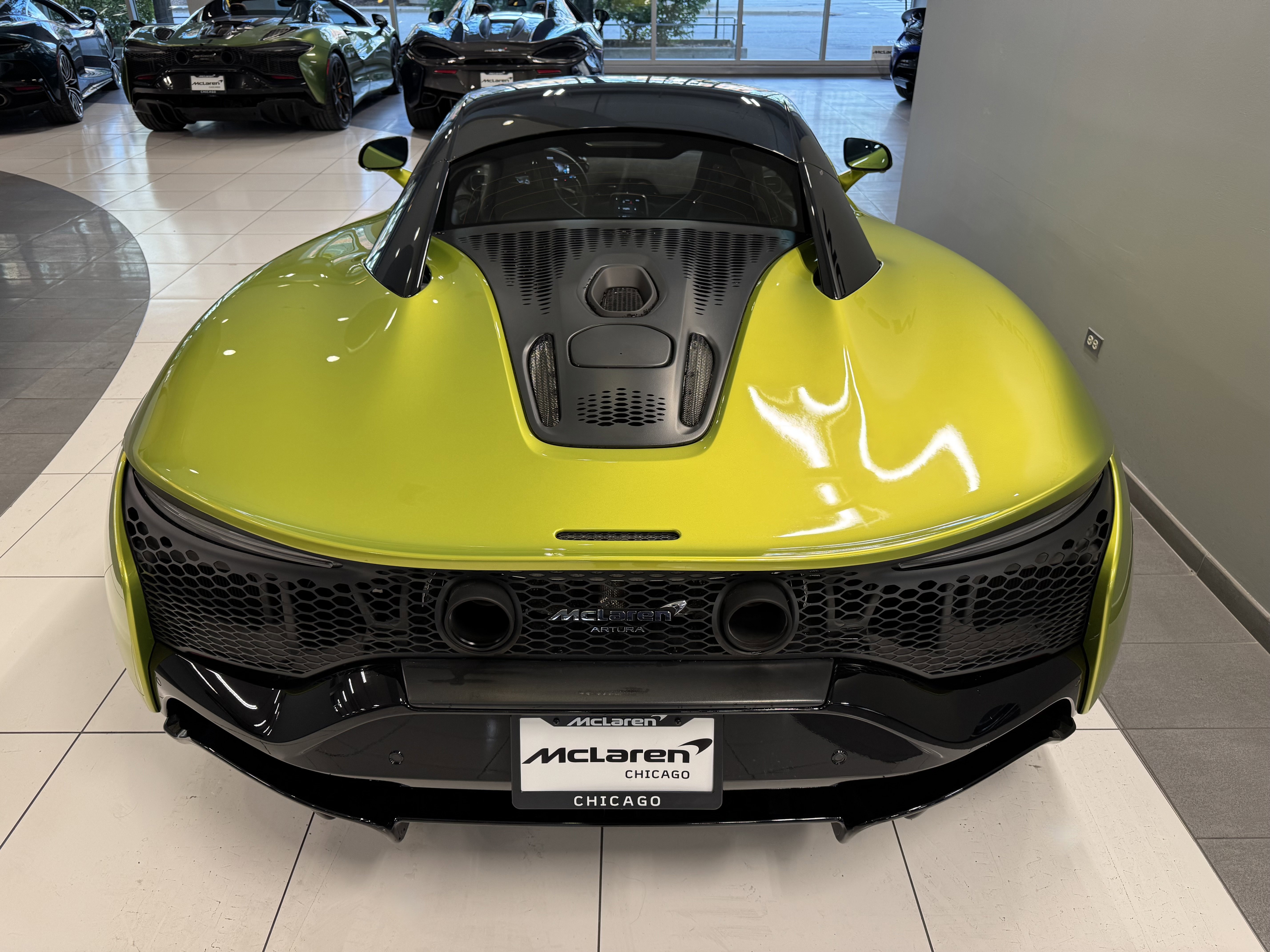 Used 2023 McLaren Artura image 5