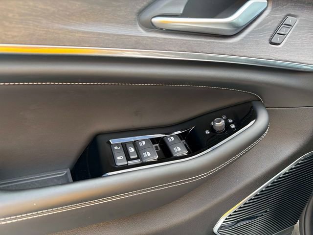 Used 2023 Jeep Grand Cherokee Overland w/ Rear Seat Video Group I RWD image 18