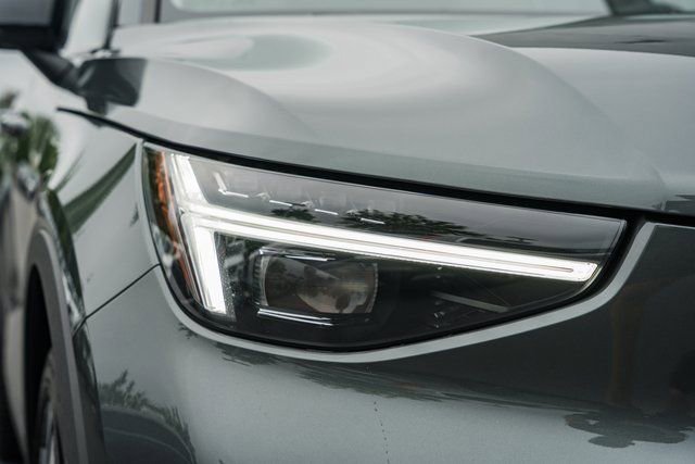 Used 2026 Volvo XC40 B5 Ultra w/ Protection Package Premier image 13