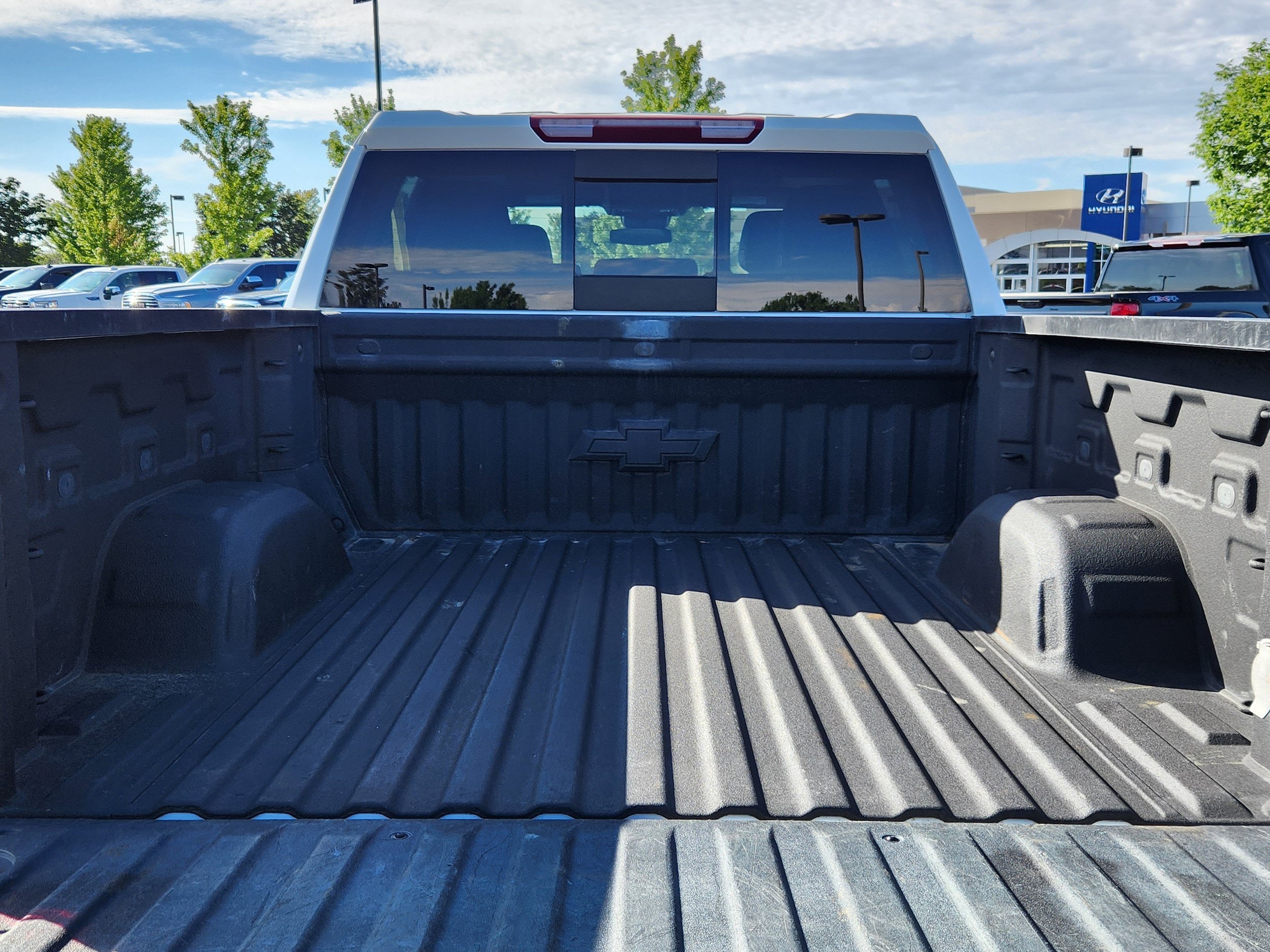 Used 2022 Chevrolet Silverado 1500 RST w/ Redline Edition AWD/4WD image 11