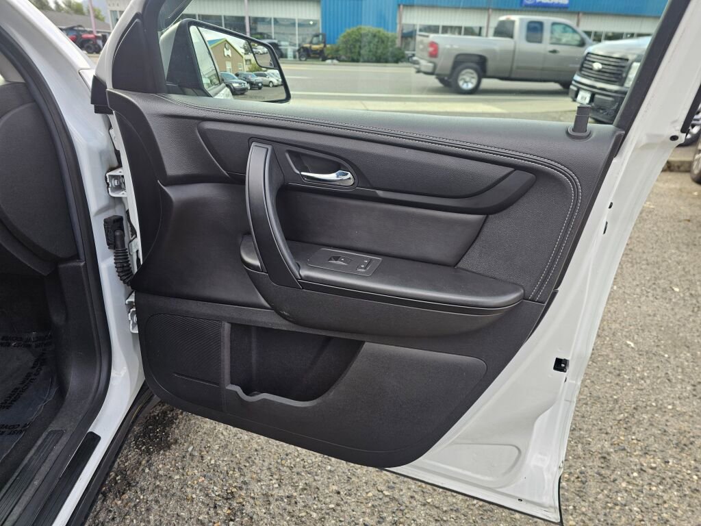 Used 2016 GMC Acadia SLE image 10