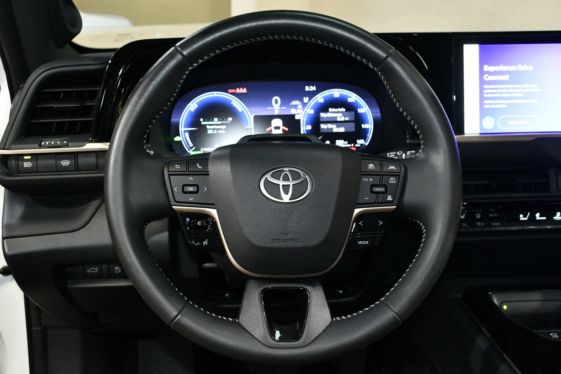 Used 2026 Toyota Crown AWD/4WD image 23