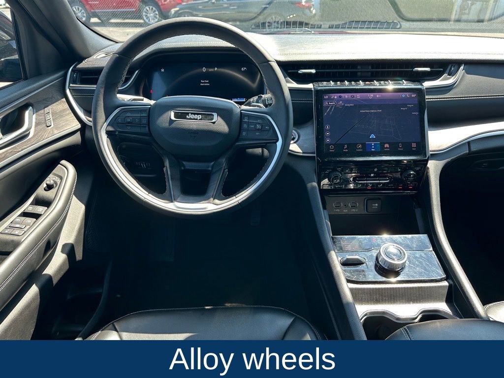 Used 2024 Jeep Grand Cherokee Limited image 19