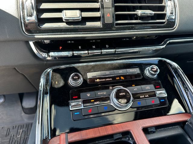 Used 2022 Lincoln Navigator Reserve w/ Equipment Group 201A image 28