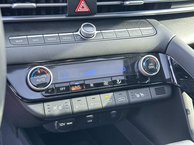 Used 2025 Hyundai Elantra Limited image 25