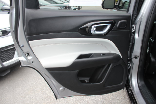 Used 2023 Jeep Compass Limited w/ Elite Group AWD/4WD image 28