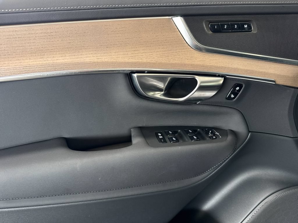 New 2026 Volvo XC90 B5 Core AWD/4WD image 10