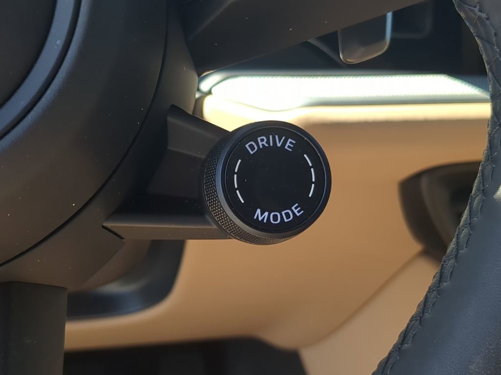 Certified 2025 Porsche Cayenne image 37