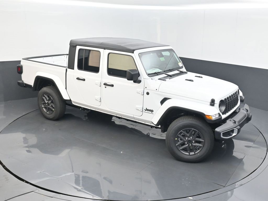 New 2025 Jeep Gladiator Sport image 32