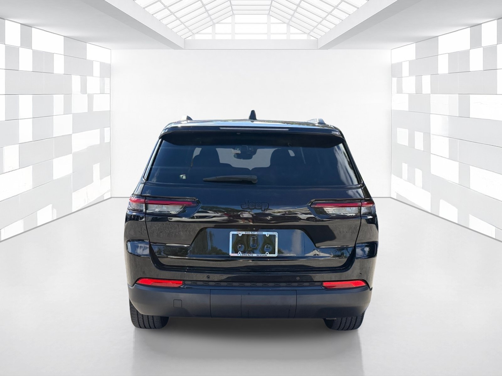 Used 2023 Jeep Grand Cherokee L Laredo RWD image 6