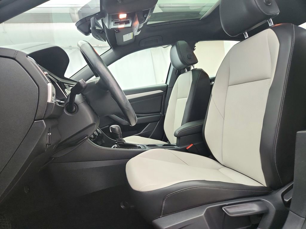 Used 2020 Volkswagen Jetta R-Line w/ R-Line Cold Weather Package FWD image 11
