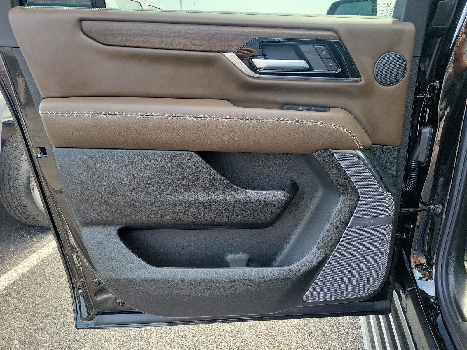 New 2026 GMC Yukon XL Denali Ultimate AWD/4WD image 14