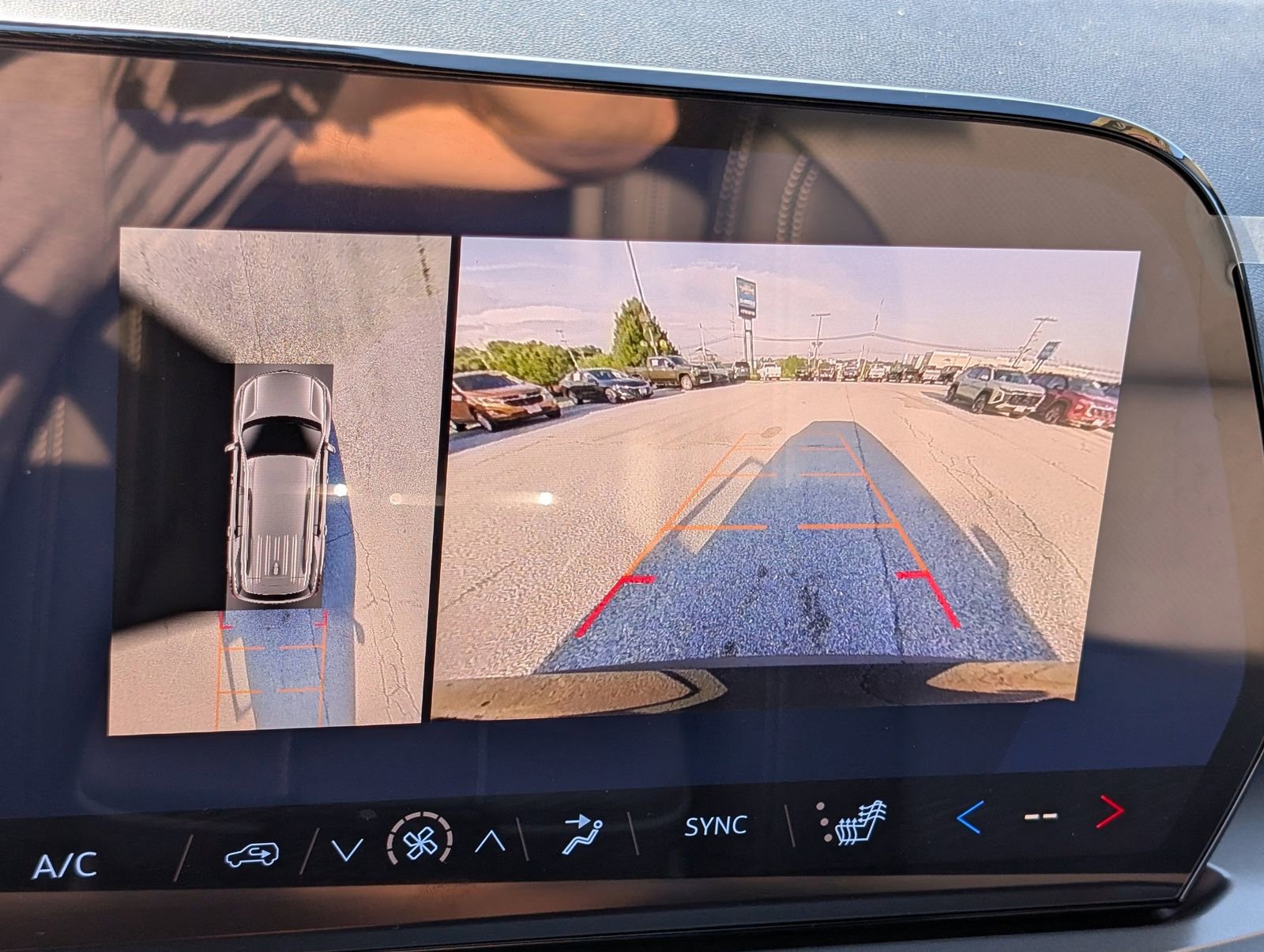 New 2026 Chevrolet Traverse LT w/ Driver Confidence Package image 28