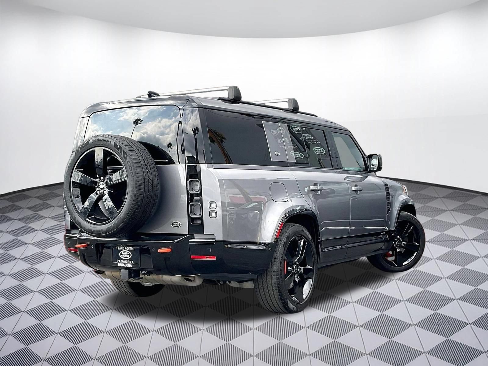Used 2023 Land Rover Defender 130 X AWD/4WD image 12