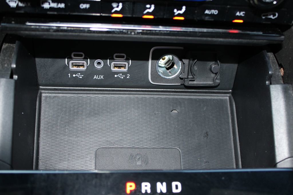 Used 2023 Jeep Grand Cherokee L Laredo image 46