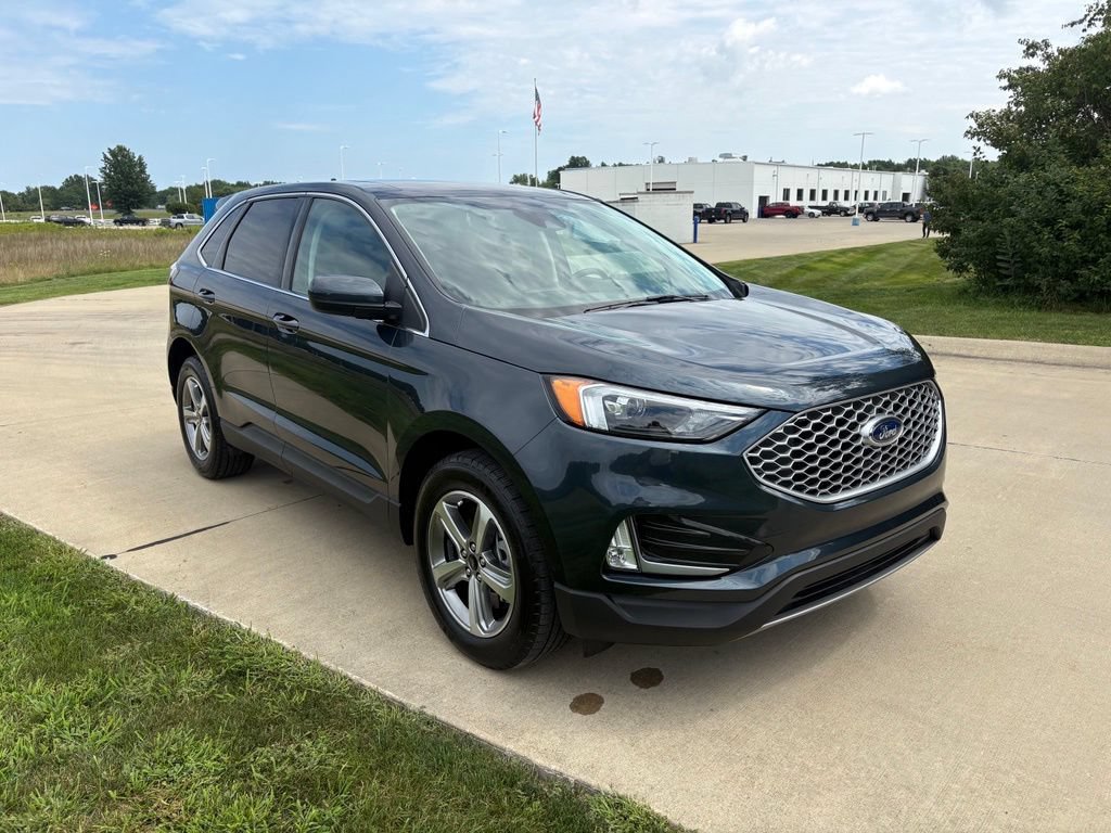 Used 2024 Ford Edge SEL w/ Convenience Package AWD/4WD image 11