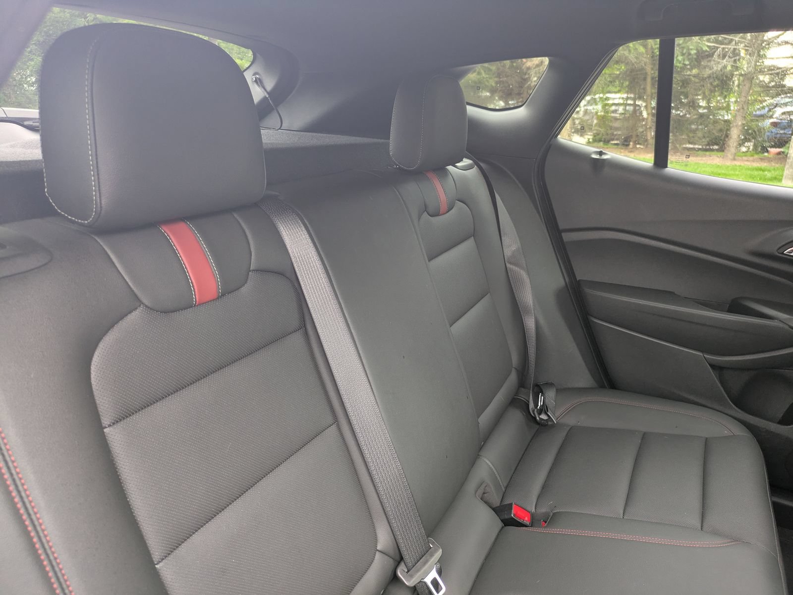 Used 2024 Chevrolet Trax RS w/ Sunroof Package FWD image 19