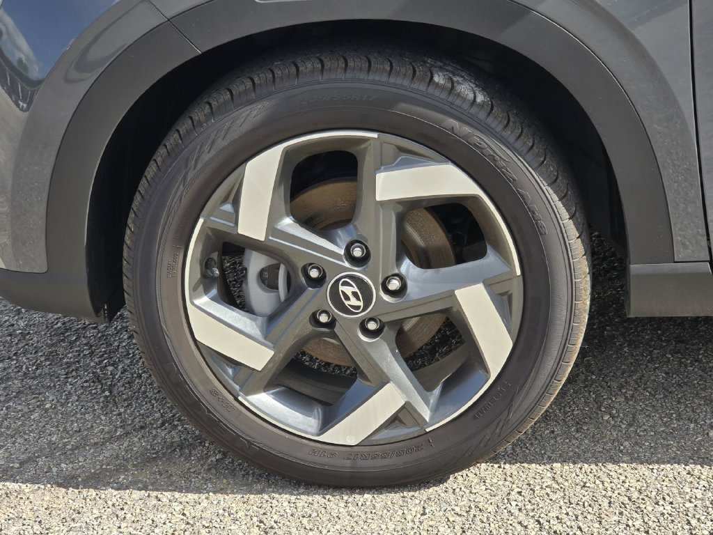 Used 2026 Hyundai Venue SEL FWD image 7