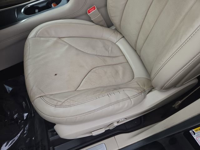 Used 2017 Lincoln MKC Reserve image 29